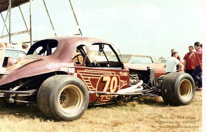 a02.20.04__70_DEE_LAN_0070G_1.jpg (72505 bytes)