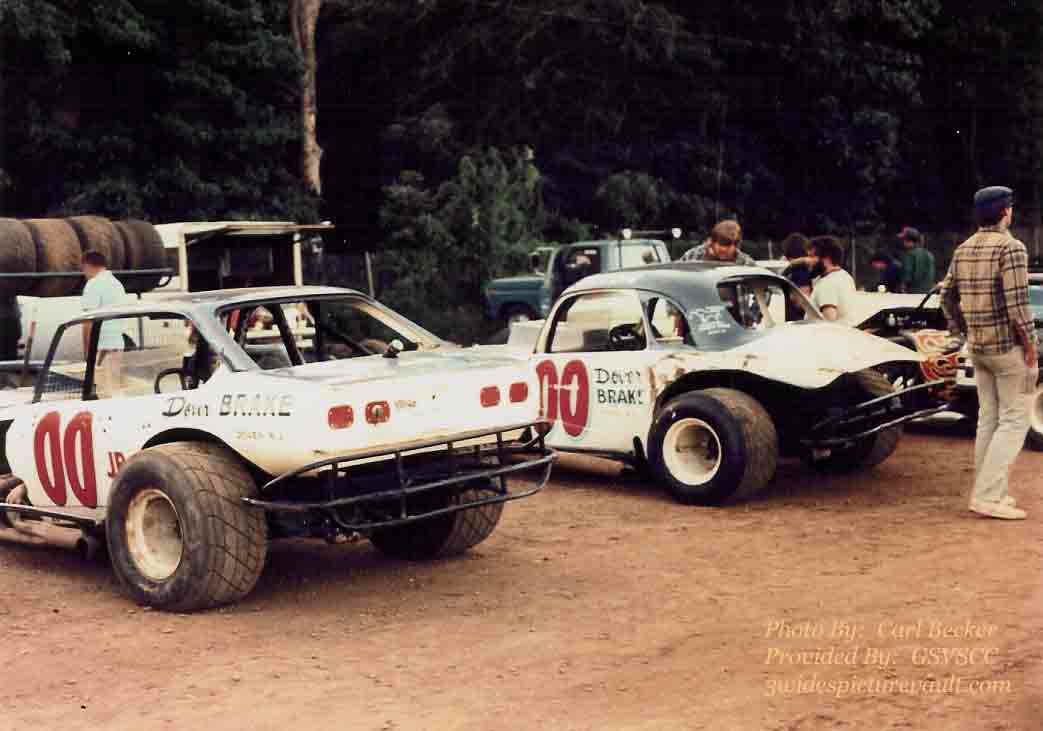 a04.01.04__00_BUZ_EWS_0075G_1.jpg (55088 bytes)