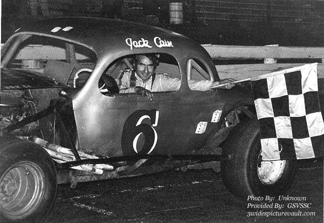 a05.01.03_006_CAI_WAL_0072_1.jpg (61615 bytes)