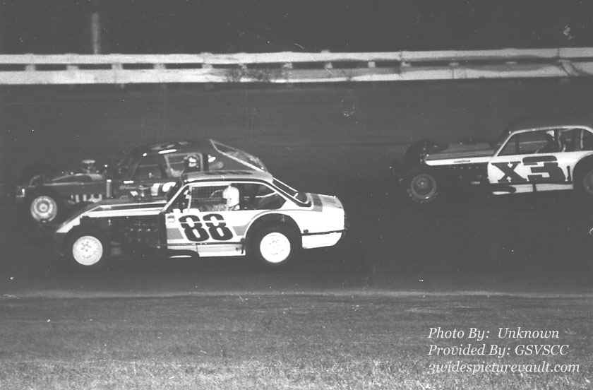 b07.30.05_086_McC_WAL_0076G_1.jpg (88391 bytes)