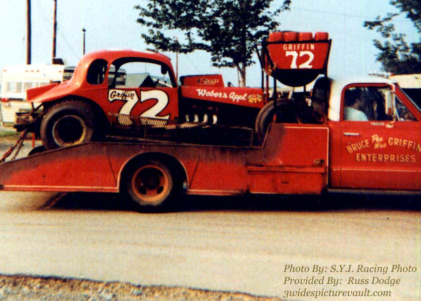 c01.19.06_072_GRI_UNK_0070H_1.jpg (92206 bytes)