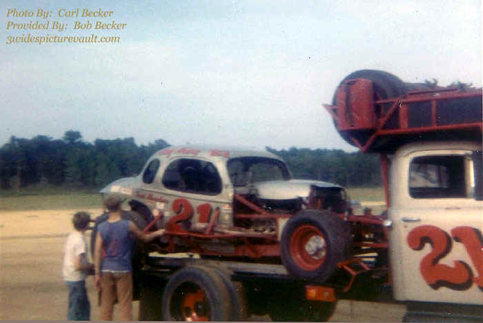 c03.12.06_021_NEA_EWS_0060H_1.jpg (85265 bytes)