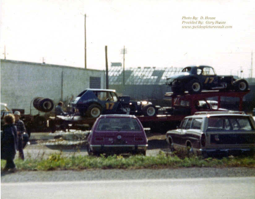 d10.20.07_017_RAS_NAZ_0070H_1.jpg (122463 bytes)