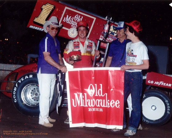 04.26.03___1_MYS_FLM_0080_1.jpg (93892 bytes)