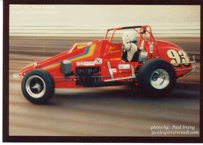 11.19.03_093_CIC_UNK_0080_1.jpg (56202 bytes)