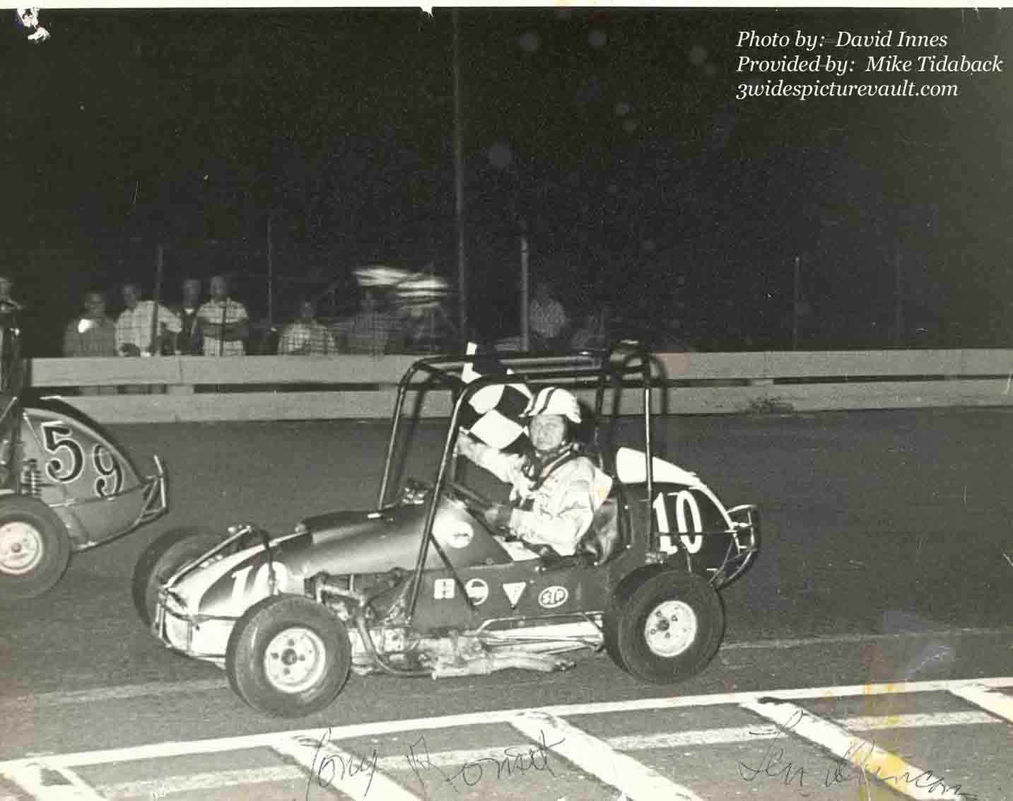 12.08.03_010_ROM_PIN_0070_1.jpg (70069 bytes)