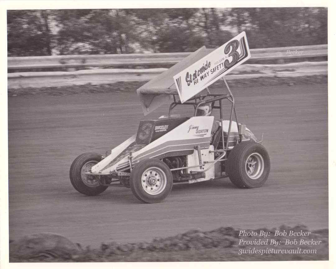 b08.13.05_003_HOR_WGR_0081_1.jpg (85678 bytes)