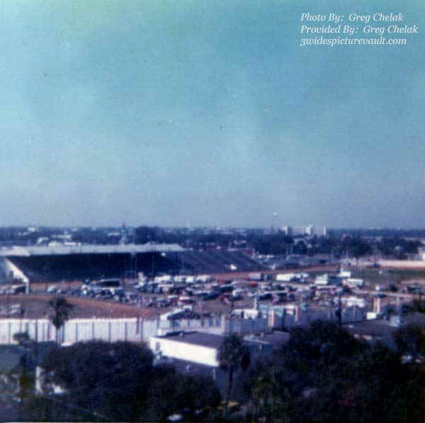 b12.08_05_DOR_ROO_TAM_0073_1O.jpg (46062 bytes)