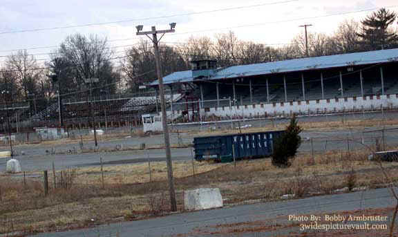 a02.23.04_FRT_STR_FLM_2004_1.jpg (50380 bytes)