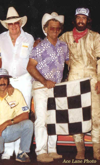 harry_dee_sm.jpg (66406 bytes)