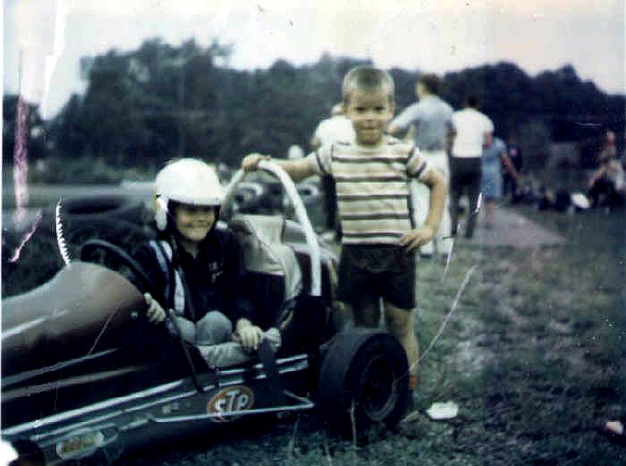 03.25.03_MIS_LON_KID_0070_1.jpg (51752 bytes)