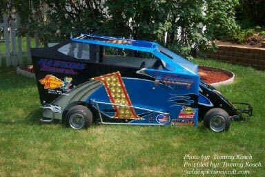 12.13.03_001_KOS_UNK_2003_1.jpg (51725 bytes)