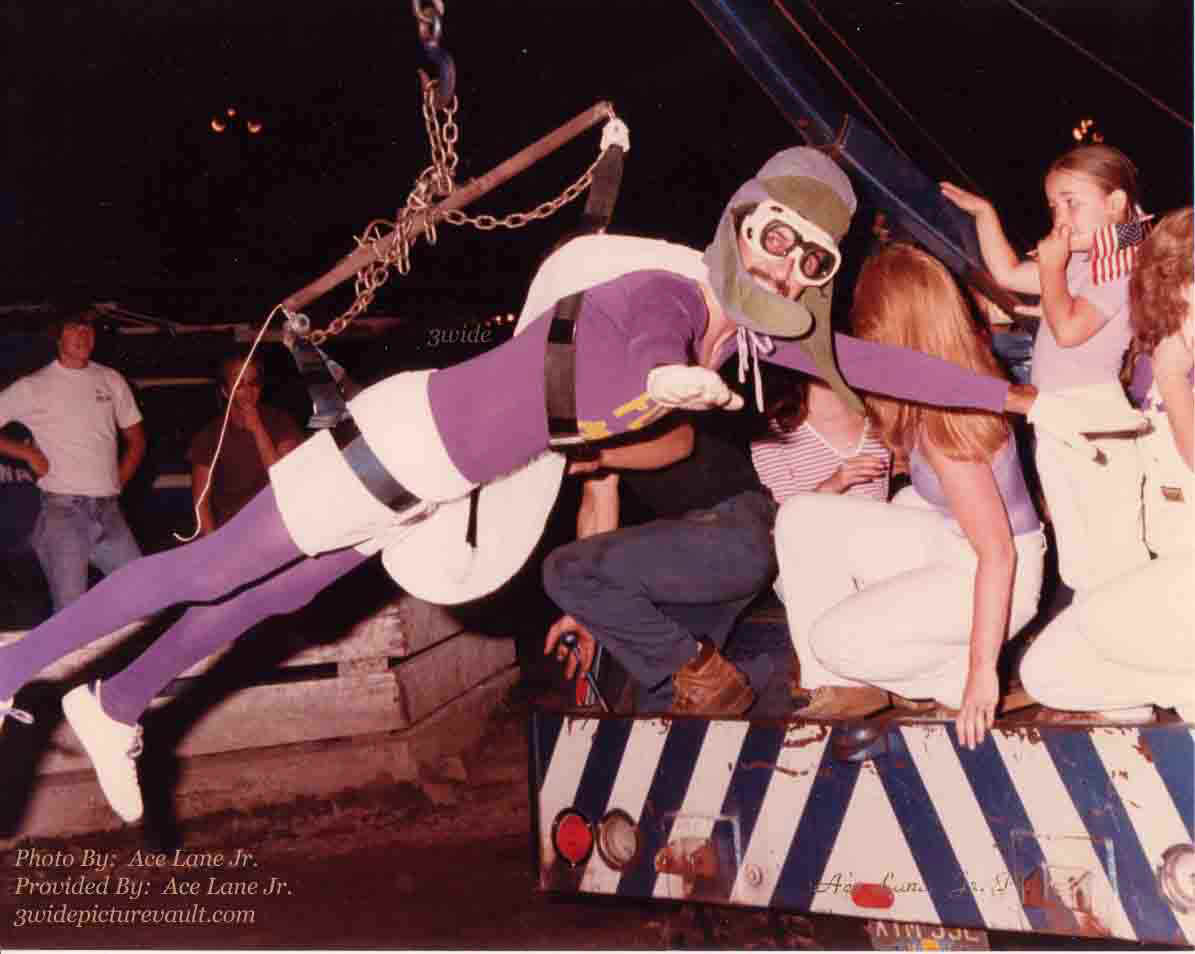 a05.31.04_FLM_MAN_FLM_0080_1.jpg (61427 bytes)