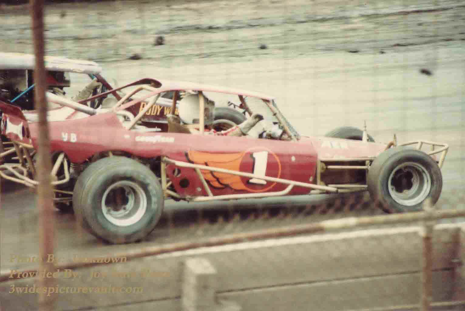 a10.17.04__1_UNF_FLM_0070_1.jpg (58687 bytes)