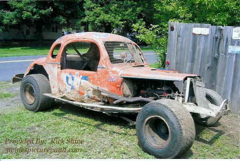 b08.27.05_095_SCH_UPP_2005V_2.jpg (89230 bytes)