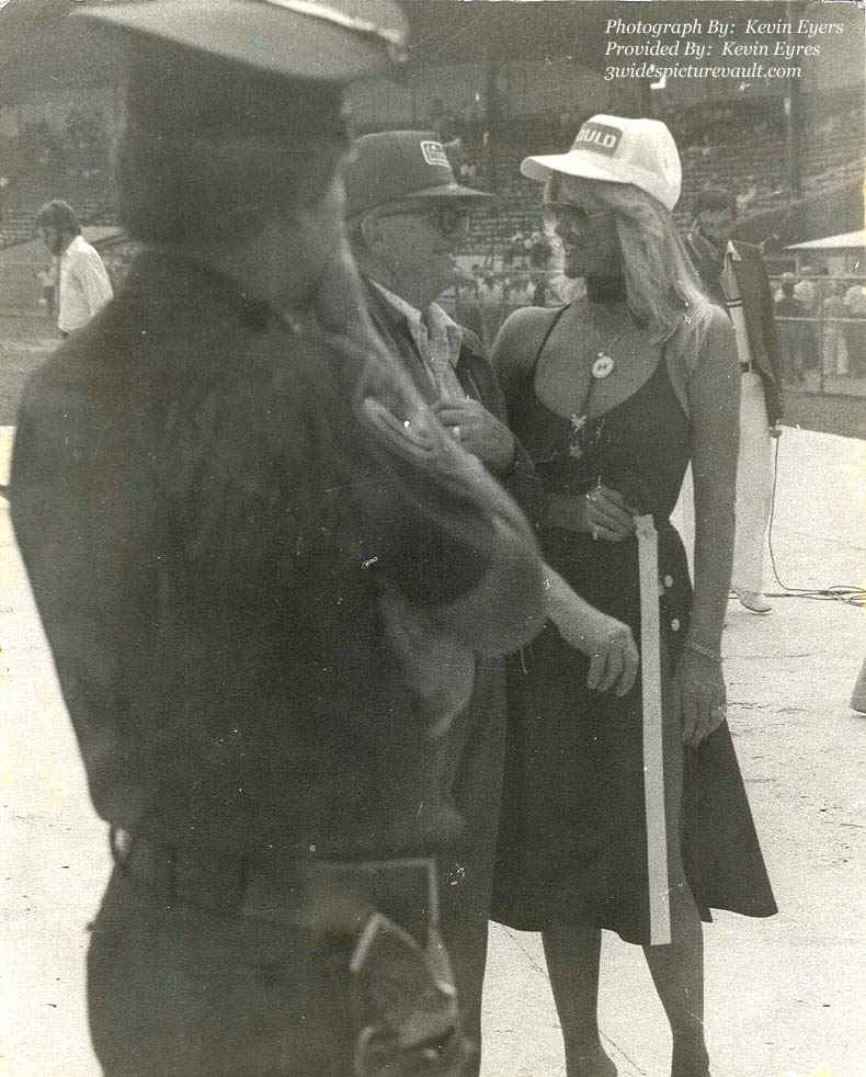 c04.02.06_VAU_SIN_TRN_0078_1.jpg (141968 bytes)