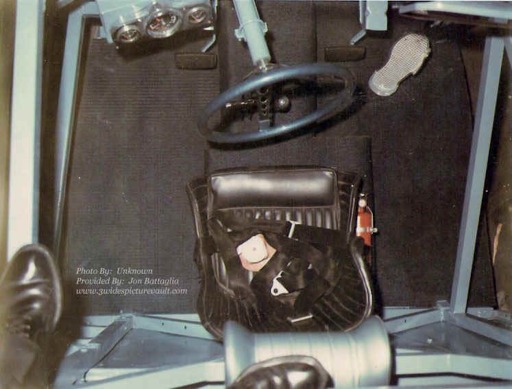 d05.25.07_099_BAT_UNK_0060M_2.jpg (112712 bytes)